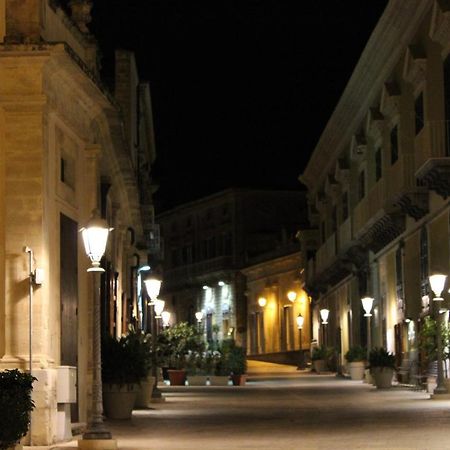 La Casa Del Nespolo Villa Ragusa Bagian luar foto
