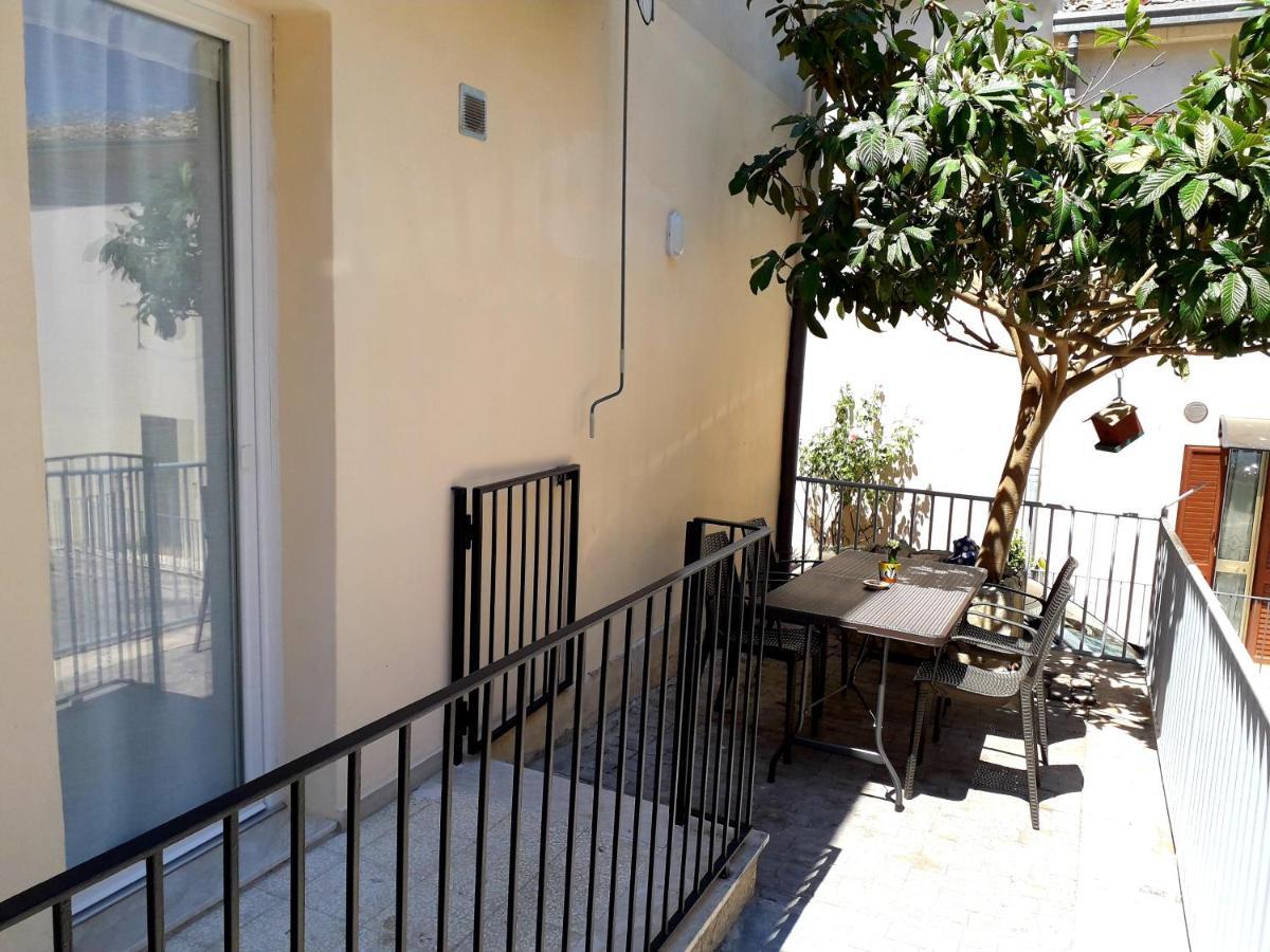 La Casa Del Nespolo Villa Ragusa Bagian luar foto