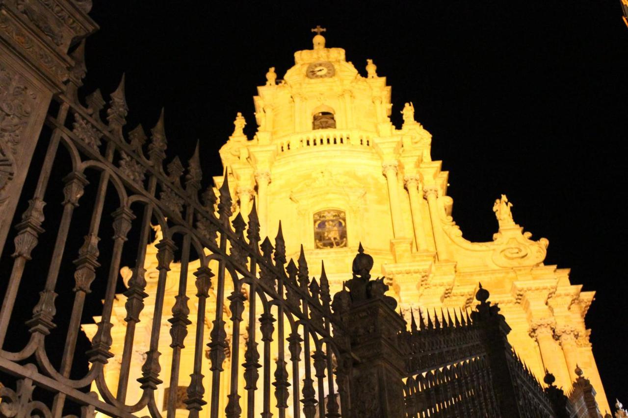 La Casa Del Nespolo Villa Ragusa Bagian luar foto